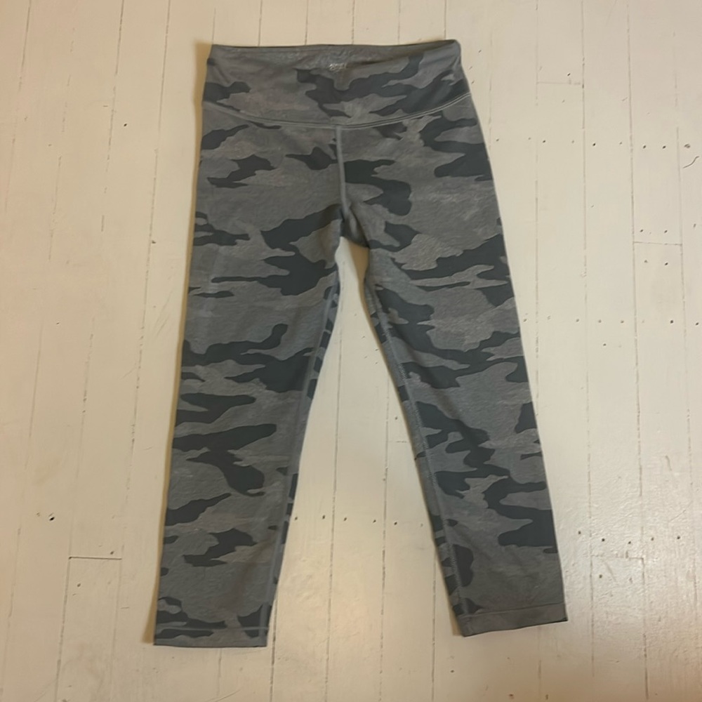Athleta girls Capri leggings